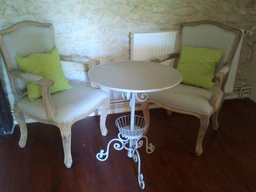 Chambres D'Hotes La Grange Au Bois Champagne-et-Fontaine Oda fotoğraf
