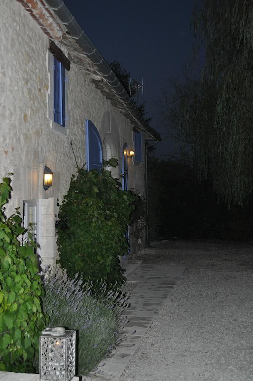 Chambres D'Hotes La Grange Au Bois Champagne-et-Fontaine Dış mekan fotoğraf